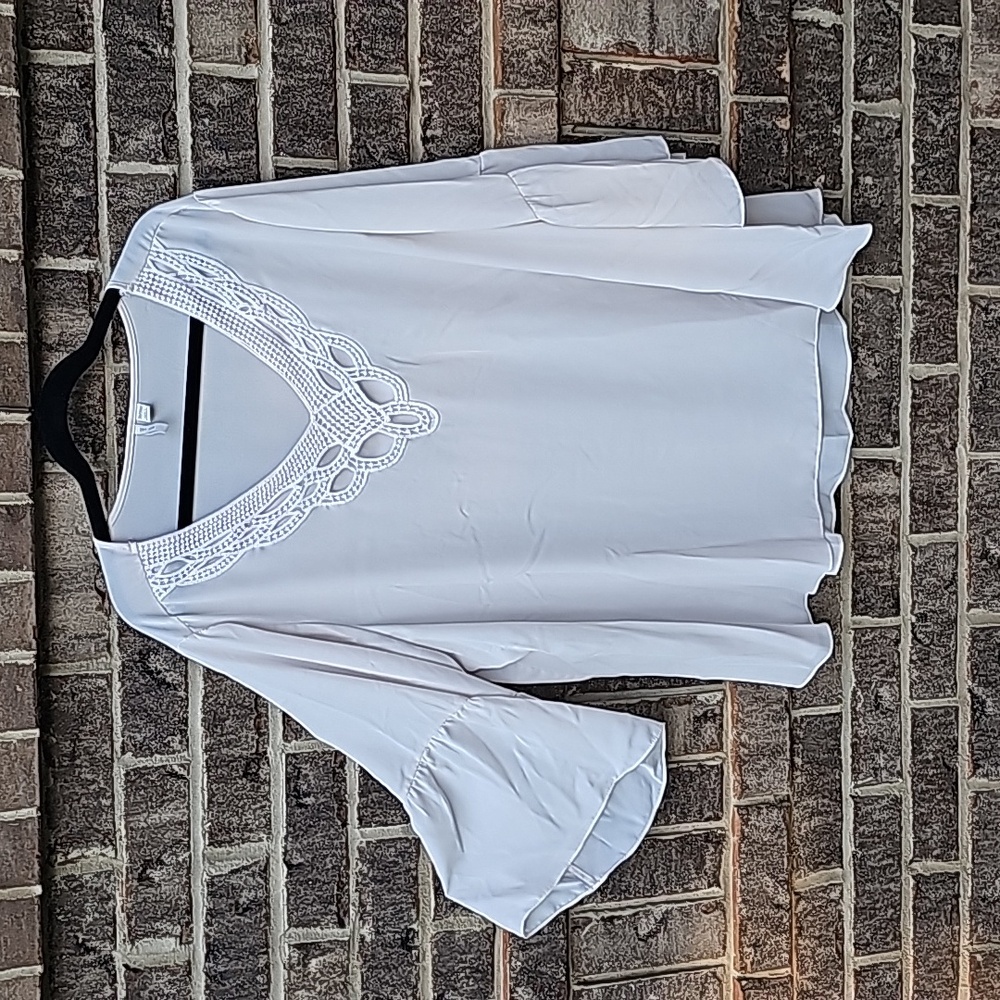 Cato cream blouse with crochet size 26/28W